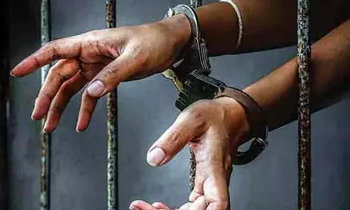 Coimbatore में व्यक्ति और उसकी बेटी पर चाकू से हमला करने के आरोप में 5 लोगों पर मामला दर्ज
