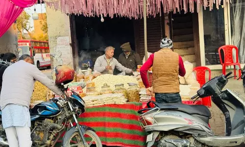 Haryana में मिड-डे मील वर्कर क्यों नाखुश हैं Haryana में मिड-डे मील वर्कर क्यों नाखुश हैं