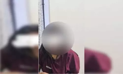 OMG! करियर कुर्बान, बदले में मिला धोखा....पति कमरे में वो के साथ रंगे हाथों पकड़ा गया! OMG! करियर कुर्बान, बदले में मिला धोखा....पति कमरे में वो के साथ रंगे हाथों पकड़ा गया!