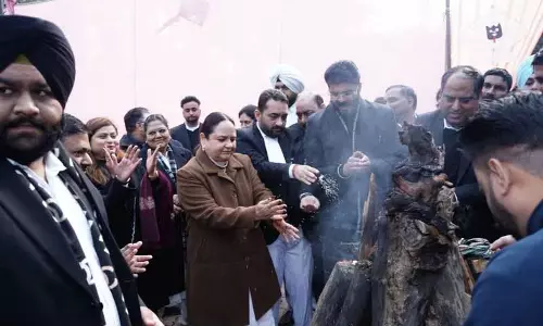 Ludhiana में कानूनी बिरादरी ने लोहड़ी मनाई Ludhiana में कानूनी बिरादरी ने लोहड़ी मनाई