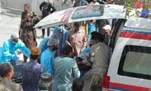 बलूचिस्तान में विस्फोट के बाद बच्चा घायल