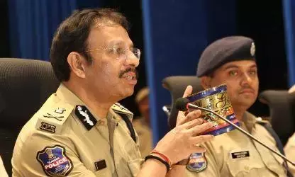 Telangana : चीनी मांझे के खिलाफ सज्जनार की दक्कनी स्टाइल की चेतावनी को अच्छी प्रतिक्रिया मिली Telangana : चीनी मांझे के खिलाफ सज्जनार की दक्कनी स्टाइल की चेतावनी को अच्छी प्रतिक्रिया मिली