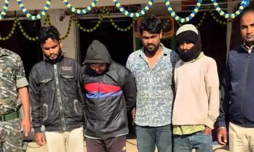 Bhadrak में अवैध सिम कार्ड रैकेट: मुख्य आरोपी समेत तीन अन्य गिरफ्तार