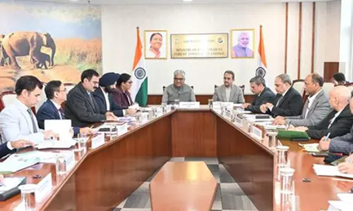 पर्यावरण मंत्री और CM ने वायु प्रदूषण योजना की स्थिति का किया जायजा
