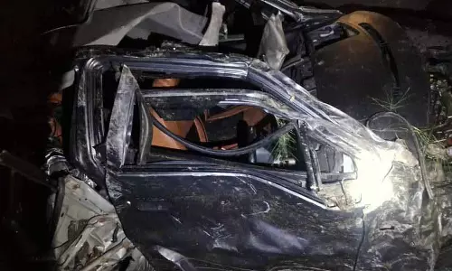 Kangra district में कार के नाले में गिरने से 3 की मौत, 2 घायल Kangra district में कार के नाले में गिरने से 3 की मौत, 2 घायल