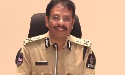 Telangana CM और IAS अधिकारी के खिलाफ अपमानजनक कंटेंट की जांच के लिए SIT बनाई