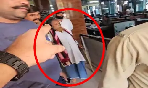 रायपुर में 10 वर्षीया नाबालिग से रेप करने वाले बुजुर्ग को कोर्ट ने भेजा जेल रायपुर में 10 वर्षीया नाबालिग से रेप करने वाले बुजुर्ग को कोर्ट ने भेजा जेल