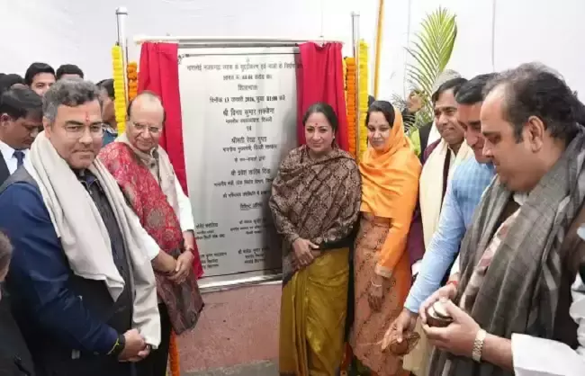 New Delhi: मुख्यमंत्री रेखा गुप्ता ने किया सड़क परियोजना का शुभारंभ New Delhi: मुख्यमंत्री रेखा गुप्ता ने किया सड़क परियोजना का शुभारंभ