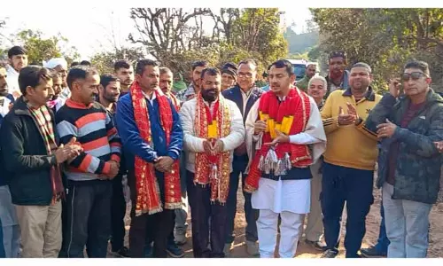 Pathania ने सड़क मरम्मत और बाढ़ से बचाव के प्रोजेक्ट शुरू किए