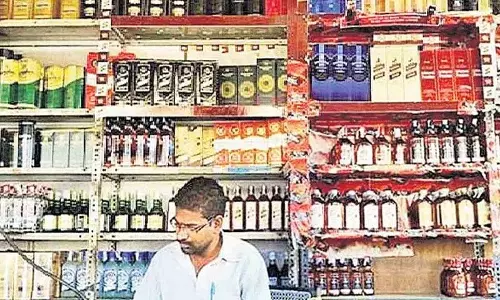 AP सरकार ने संक्रांति त्योहार से पहले शराब के दाम बढ़ाए