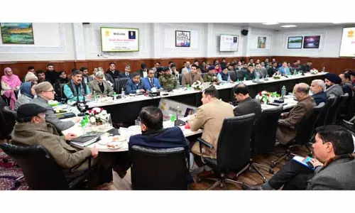 CM ने जम्मू जिले की समीक्षा बैठक की अध्यक्षता की, परियोजनाओं को समय पर पूरा करने पर जोर दिया