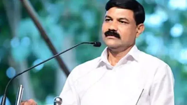 kerala: कासरगोड CPM नेता पर गंभीर आरोप, 48 वर्षीय महिला ने शिकायत दी kerala: कासरगोड CPM नेता पर गंभीर आरोप, 48 वर्षीय महिला ने शिकायत दी