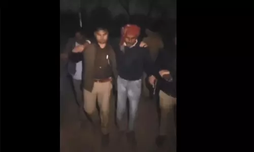 Mathura हत्याकांड: पति ने दोस्त की मदद से पत्नी की हत्या की, मुठभेड़ के बाद गिरफ्तार Mathura हत्याकांड: पति ने दोस्त की मदद से पत्नी की हत्या की, मुठभेड़ के बाद गिरफ्तार