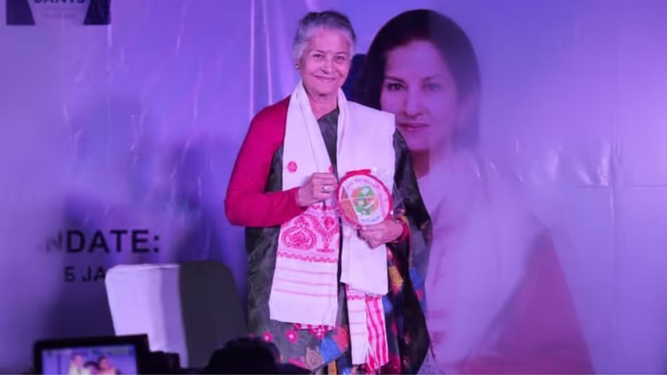 धर्मेंद्र इक्कीस के सेट पर ‘प्यारे और ज़मीन से जुड़े’ थे Guwahati इवेंट में सुहासिनी मुले