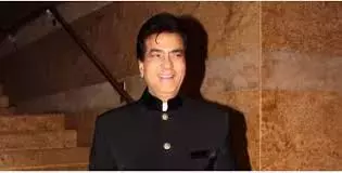 Actor जीतेंद्र, बेटे तुषार ने एनटीटी को 559 करोड़ रुपये में संपत्ति बेची