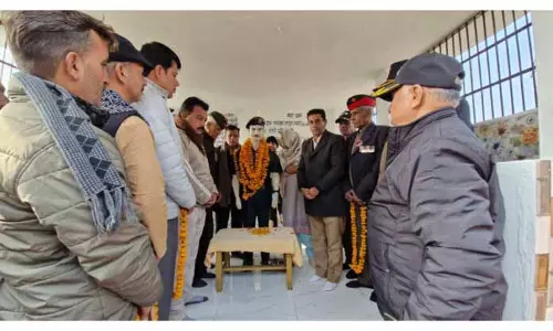 जसरोटिया ने शहीद Mangal Singh को श्रद्धांजलि दी जसरोटिया ने शहीद Mangal Singh को श्रद्धांजलि दी
