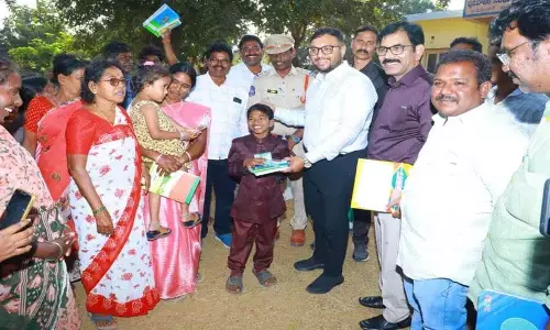 Suryapet Collector ने एग्रीकल्चरल यूनिवर्सिटी से प्रभावित किसानों को न्याय का भरोसा दिया