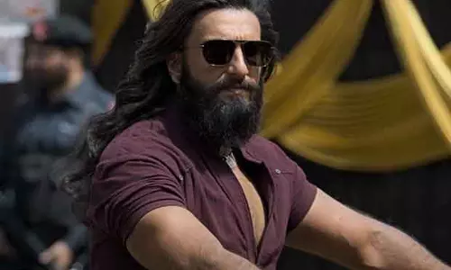 Ranveer Singh की धुरंधर का धमाका: फिल्म मेकर्स ने पेश किया स्पेशल ट्यूजडे ऑफर Ranveer Singh की धुरंधर का धमाका: फिल्म मेकर्स ने पेश किया स्पेशल ट्यूजडे ऑफर