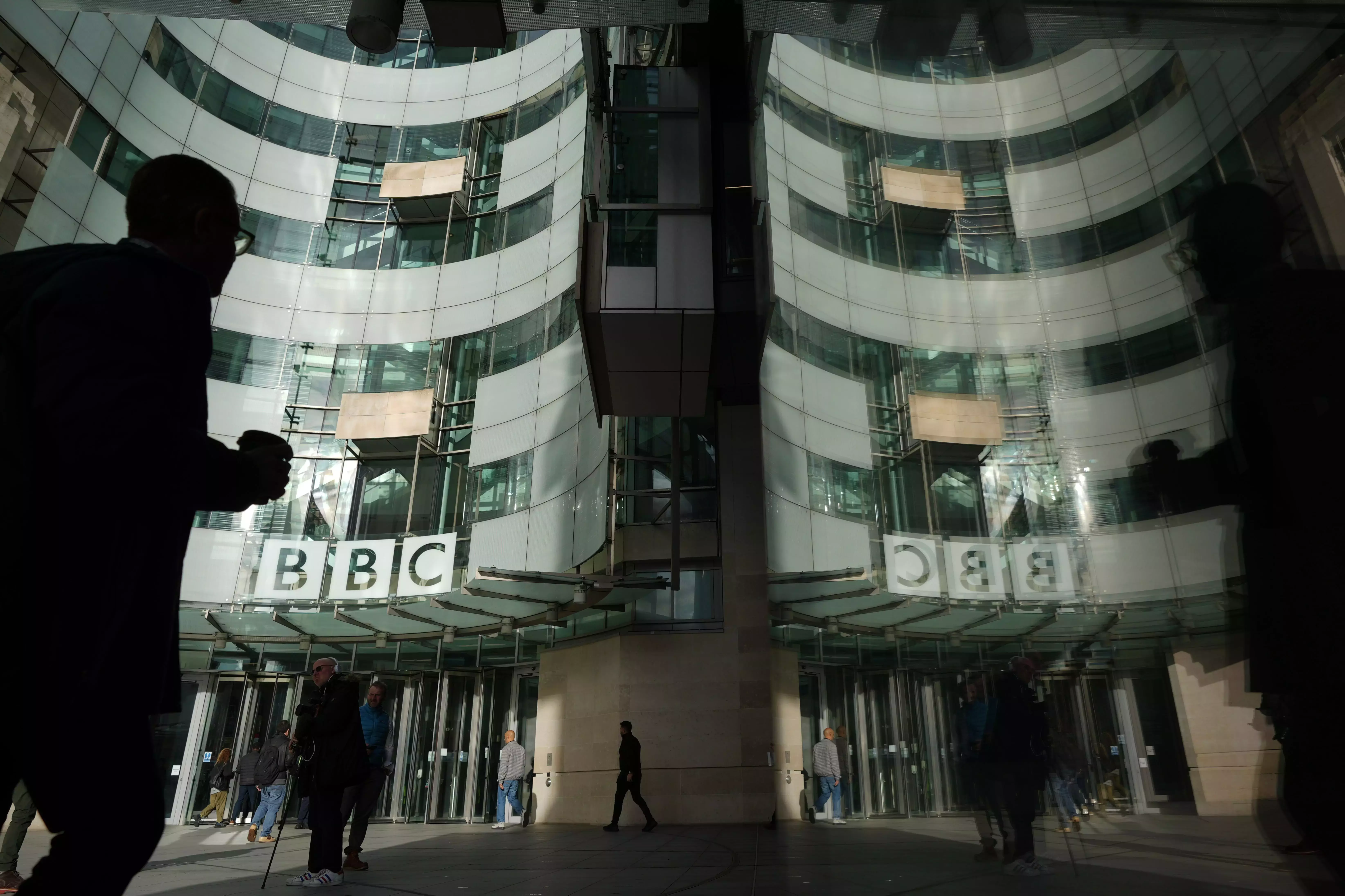 BBC ने फ्लोरिडा कोर्ट में ट्रंप के $10 अरब के मानहानि केस को खारिज करने की अपील की