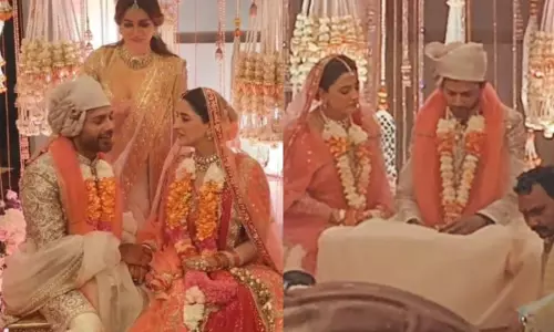 Nupur Sanon और स्टेबिन बिन के नए म्यूजिकल फेरों में अंकित बत्रा की आवाज़ Nupur Sanon और स्टेबिन बिन के नए म्यूजिकल फेरों में अंकित बत्रा की आवाज़