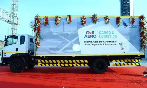 GMR ने हैदराबाद एयरपोर्ट पर भारत का पहला एयरसाइड रीफर ट्रक लॉन्च किया