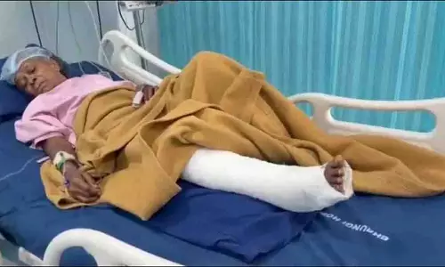 Hyderabad में चाइनीज मांझे में पैर फंसने से एक बुजुर्ग महिला घायल हो गईं