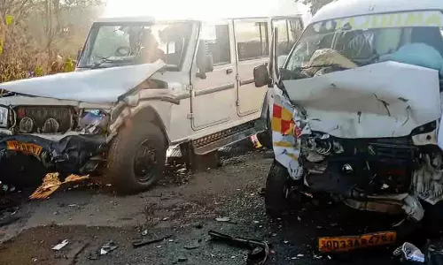 Ganjam में एम्बुलेंस और एसयूवी की टक्कर में एक की मौत, दो गंभीर रूप से घायल Ganjam में एम्बुलेंस और एसयूवी की टक्कर में एक की मौत, दो गंभीर रूप से घायल