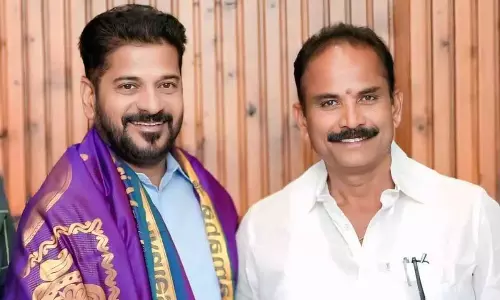 सीएम Revanth Reddy से मिले प्राइमरी हेडमास्टर्स: स्कूलों की समस्याओं पर सौंपी मांगों की लिस्ट सीएम Revanth Reddy से मिले प्राइमरी हेडमास्टर्स: स्कूलों की समस्याओं पर सौंपी मांगों की लिस्ट