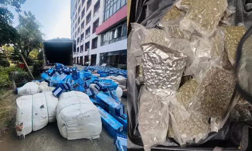 DRI की बड़ी कार्रवाई: 17.55 करोड़ की ड्रग्स जब्त, 10 तस्कर गिरफ्तार DRI की बड़ी कार्रवाई: 17.55 करोड़ की ड्रग्स जब्त, 10 तस्कर गिरफ्तार