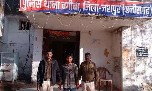 नाबालिक बालिका का अश्लील वीडियो बनाने और धमकी देने वाला आरोपी गिरफ्तार नाबालिक बालिका का अश्लील वीडियो बनाने और धमकी देने वाला आरोपी गिरफ्तार