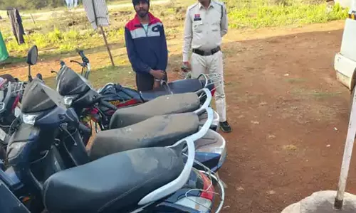 दोपहिया वाहन चोरी का खुलासा, शातिर चोर गिरफ्तार, 5 वाहन बरामद