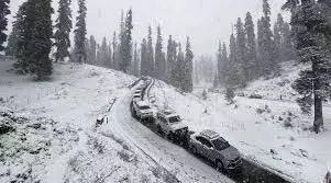 Himachal Weather: तीन दिन बारिश-बर्फबारी के आसार, शीतलहर जारी Himachal Weather: तीन दिन बारिश-बर्फबारी के आसार, शीतलहर जारी