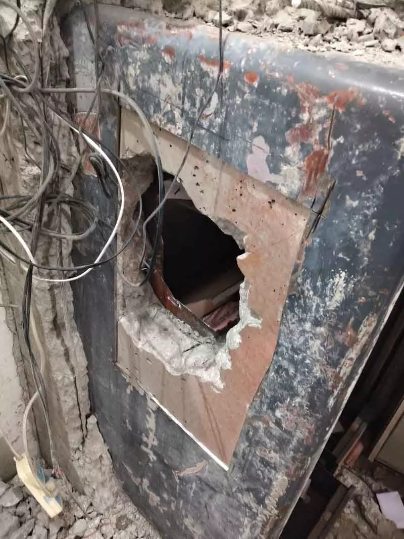 Hisar बैंक में 28 लाख रुपये की चोरी, चोरों ने दीवार और तिजोरी तोड़ी Hisar बैंक में 28 लाख रुपये की चोरी, चोरों ने दीवार और तिजोरी तोड़ी