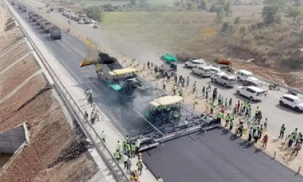 NHAI ने चार गिनीज़ वर्ल्ड रिकॉर्ड के साथ इतिहास रचा NHAI ने चार गिनीज़ वर्ल्ड रिकॉर्ड के साथ इतिहास रचा
