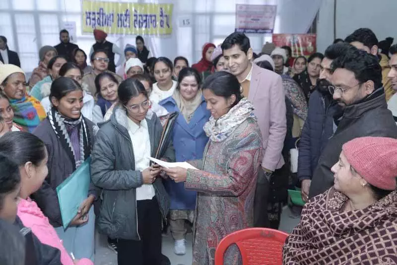 Hoshiarpur में ‘बेटी बचाओ, बेटी पढ़ाओ’ जागरूकता शिविर का आयोजन Hoshiarpur में ‘बेटी बचाओ, बेटी पढ़ाओ’ जागरूकता शिविर का आयोजन