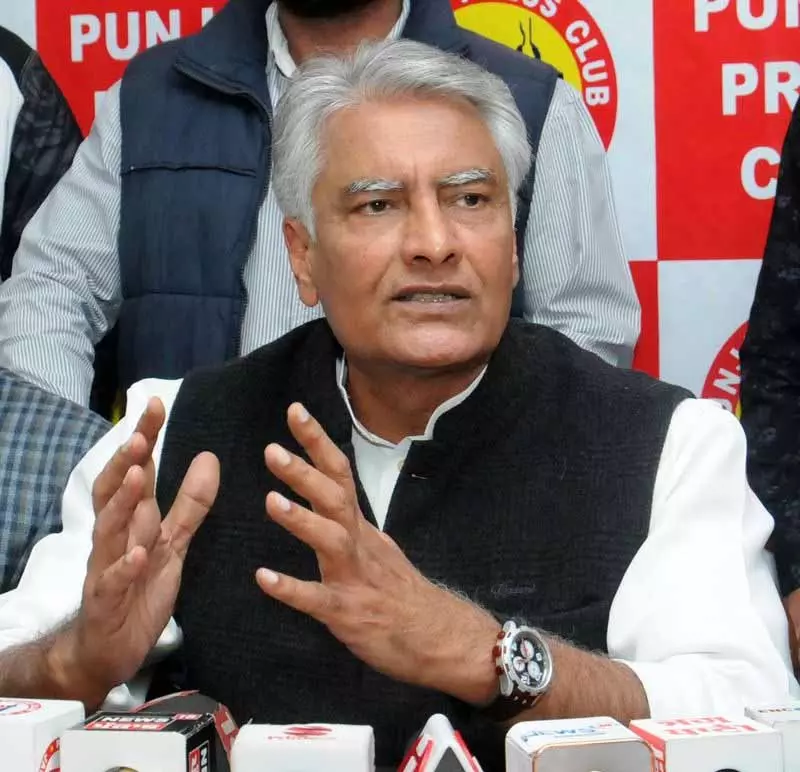 Phagwara फायरिंग के बाद जाखड़ ने गैंगस्टरों को खत्म करने के केजरीवाल के दावे पर सवाल उठाया Phagwara फायरिंग के बाद जाखड़ ने गैंगस्टरों को खत्म करने के केजरीवाल के दावे पर सवाल उठाया