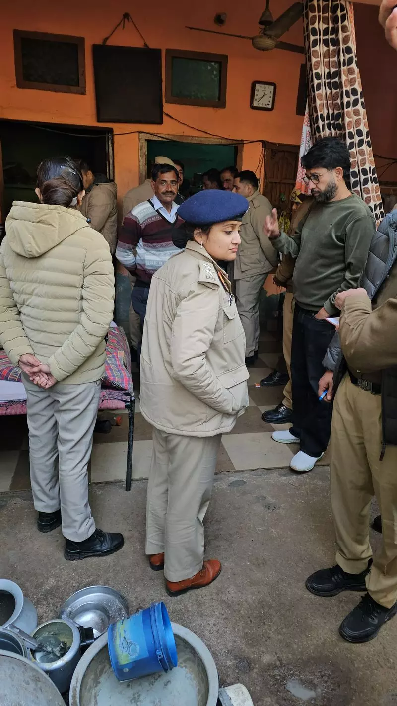 Haryana : असंध में बुजुर्ग दंपति अपने घर पर मृत पाए गए Haryana : असंध में बुजुर्ग दंपति अपने घर पर मृत पाए गए