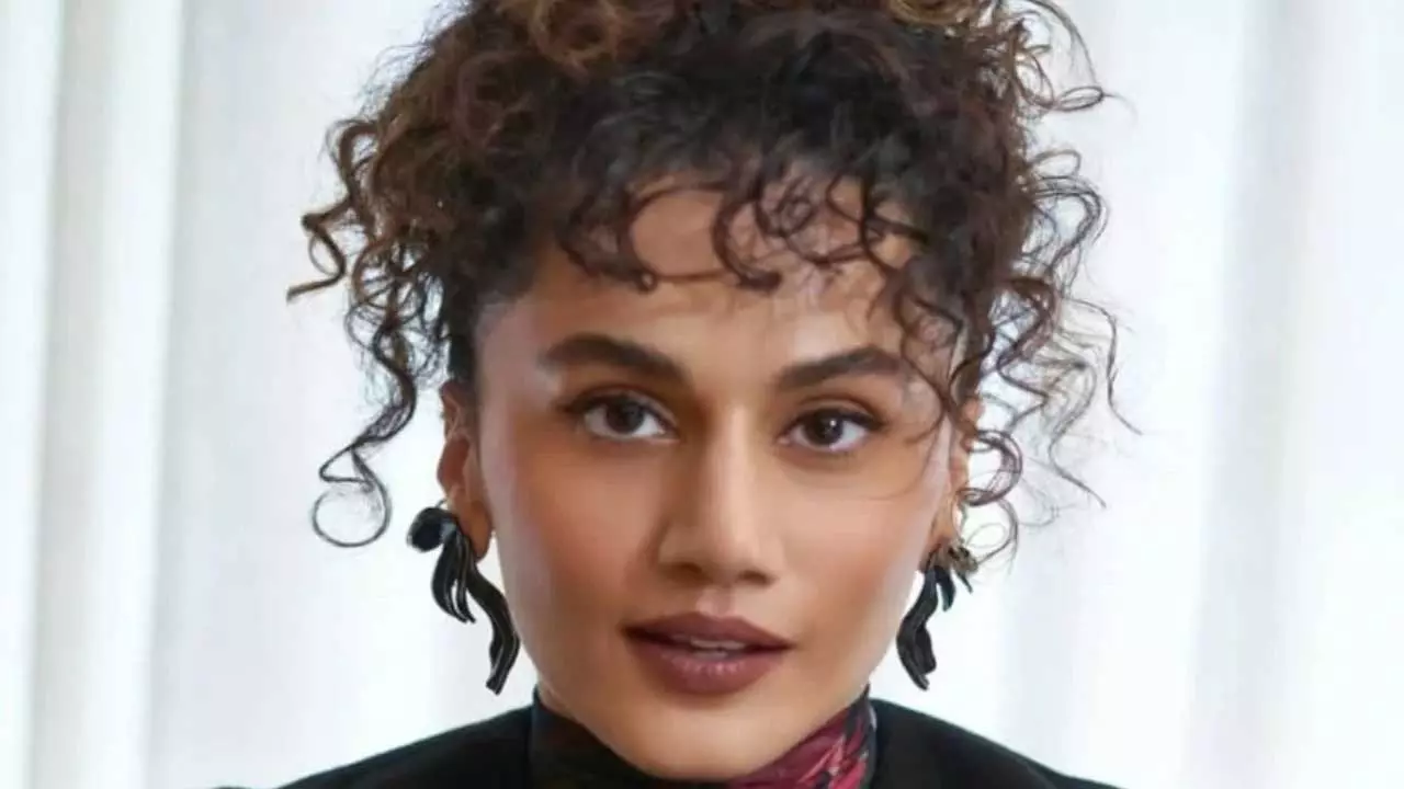 तापसी पन्नू ने PR के नेगेटिव साइड पर खुलकर बात की तापसी पन्नू ने PR के नेगेटिव साइड पर खुलकर बात की