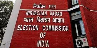 Lucknow: SIR को लेकर सियासी घमासान, आयोग ने कहा बेबुनियाद Lucknow: SIR को लेकर सियासी घमासान, आयोग ने कहा बेबुनियाद