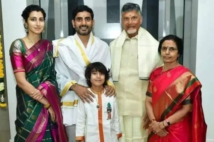 CM चंद्रबाबू नायडू ने पैतृक गांव में संक्रांति समारोह में हिस्सा लिया CM चंद्रबाबू नायडू ने पैतृक गांव में संक्रांति समारोह में हिस्सा लिया