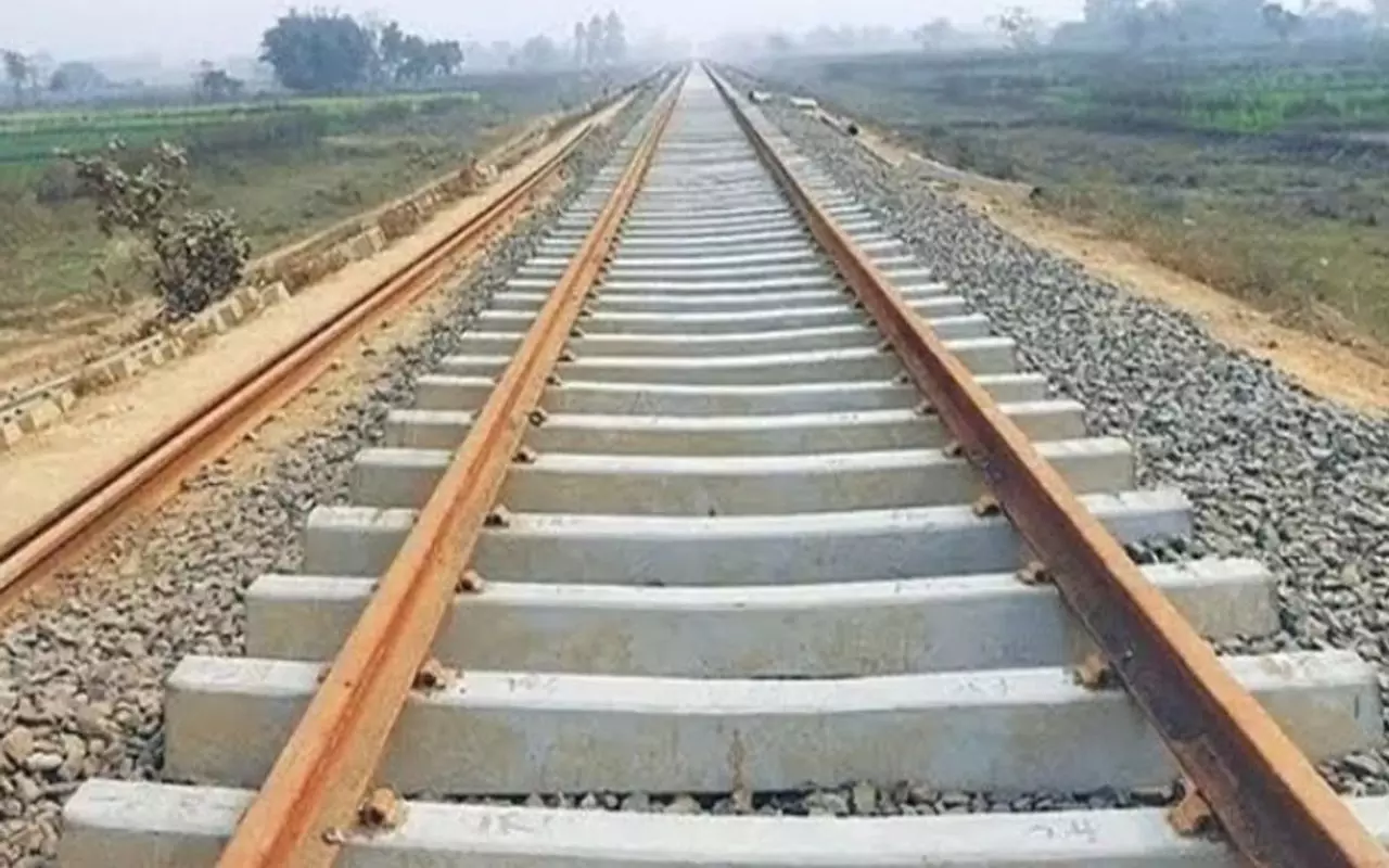 Patna: पूर्वी चंपारण और सीतामढ़ी के लिए नया रेल मार्ग विकसित होगा Patna: पूर्वी चंपारण और सीतामढ़ी के लिए नया रेल मार्ग विकसित होगा