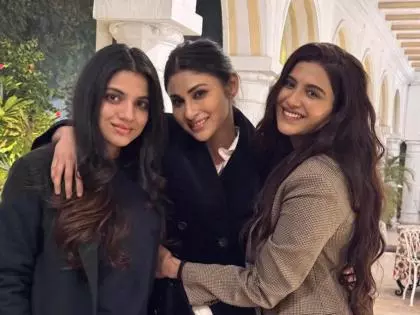 Nimrit Kaur अहलूवालिया और मौनी रॉय ने थ्रिलर हिसाब की शूटिंग पूरी की Nimrit Kaur अहलूवालिया और मौनी रॉय ने थ्रिलर हिसाब की शूटिंग पूरी की