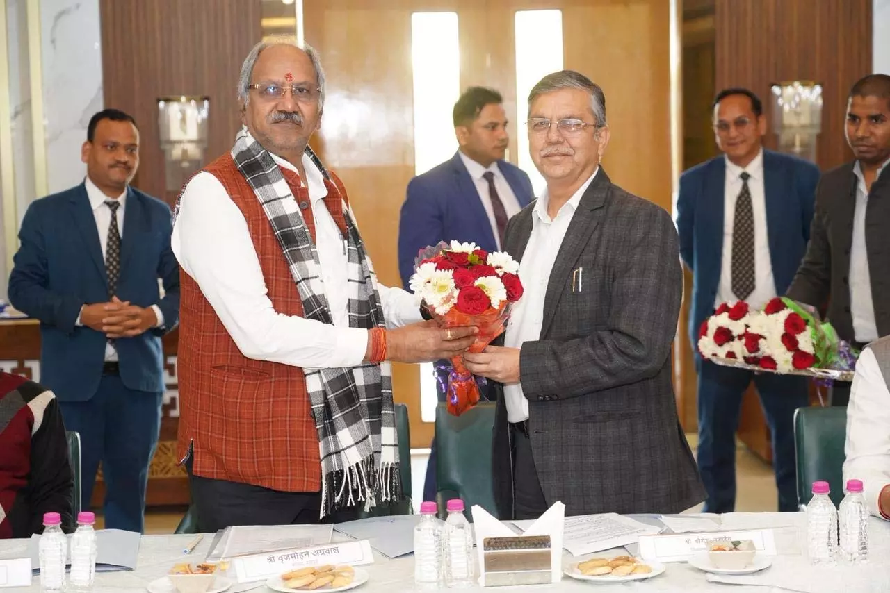 रायपुर एयरपोर्ट बनेगा अंतरराष्ट्रीय हब, सांसद बृजमोहन अग्रवाल ने दिए समयबद्ध कार्यवाही के निर्देश रायपुर एयरपोर्ट बनेगा अंतरराष्ट्रीय हब, सांसद बृजमोहन अग्रवाल ने दिए समयबद्ध कार्यवाही के निर्देश