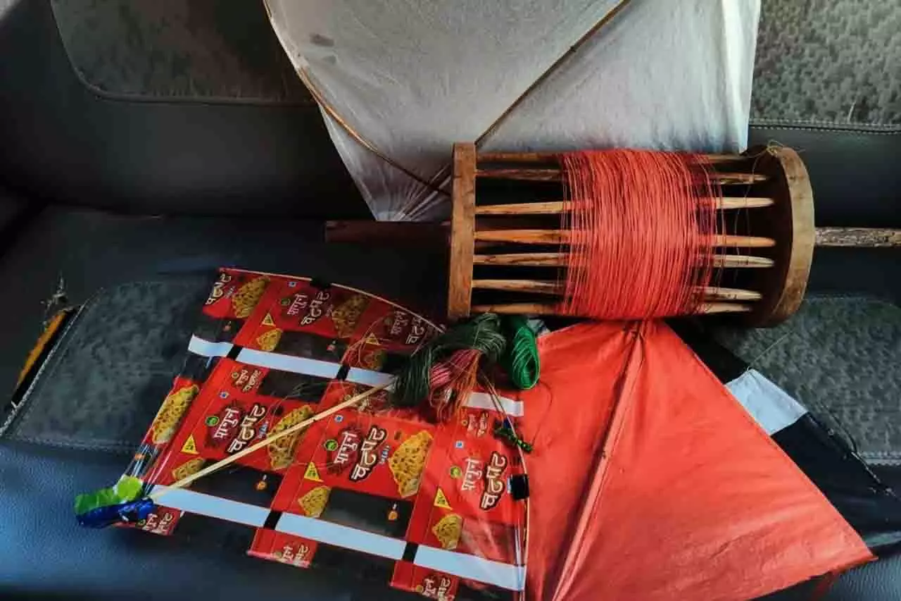 मकर संक्रांति से पहले Puri पुलिस ने चीनी मांझे की बिक्री पर कार्रवाई की मकर संक्रांति से पहले Puri पुलिस ने चीनी मांझे की बिक्री पर कार्रवाई की