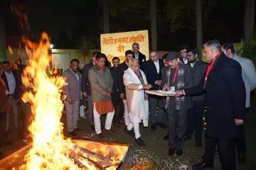 हरियाणा भवन में केंद्रीय मंत्री मनोहर लाल खट्टर और CJI सूर्यकांत ने लोहड़ी उत्सव मनाया हरियाणा भवन में केंद्रीय मंत्री मनोहर लाल खट्टर और CJI सूर्यकांत ने लोहड़ी उत्सव मनाया