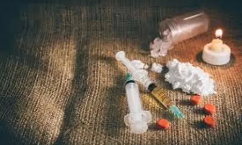 Jammu kashmir: नशे के खिलाफ कार्रवाई, हेरोइन तस्करों पर पुलिस का शिकंजा