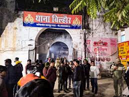 Kanpur temple के पास जानवर के अवशेष मिलने के बाद 2 गिरफ्तार, 4 पुलिसकर्मी सस्पेंड