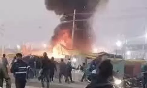 Prayagraj:माघ मेले में लगी भीषण आग,चारों तरफ हड़कंप