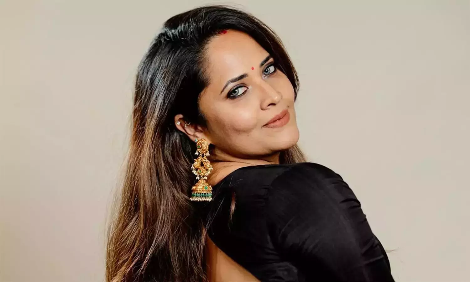 Anasuya ने ऑनलाइन दुर्व्यवहार के खिलाफ पुलिस में शिकायत दर्ज कराई