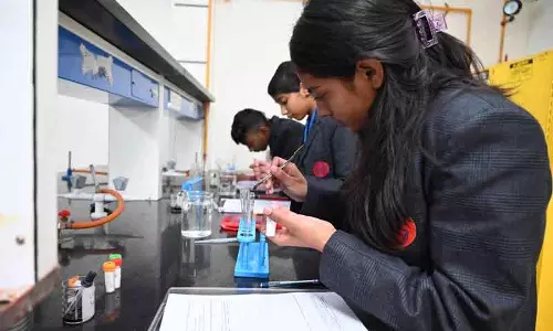 Mahendragarh CUH में युवा दिमाग साइंस को एक्सप्लोर करते हैं: टेक्स्टबुक से टेस्ट ट्यूब तक Mahendragarh CUH में युवा दिमाग साइंस को एक्सप्लोर करते हैं: टेक्स्टबुक से टेस्ट ट्यूब तक